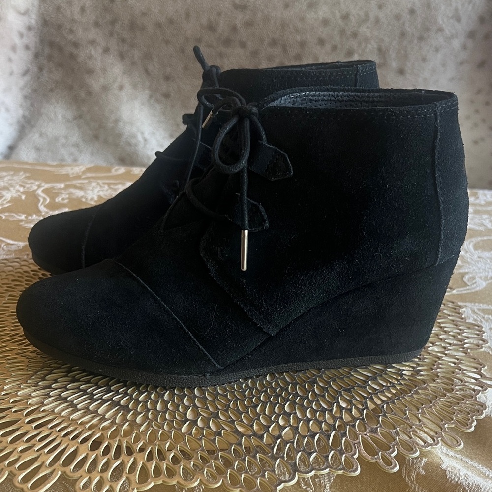 Toms Black Suede Wedge Ankle Boots - Women